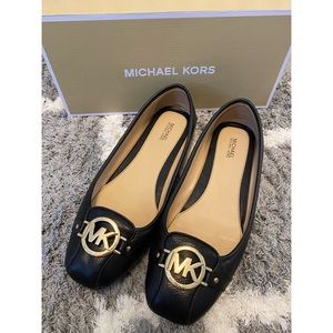 Michael Kors flats - Size 9